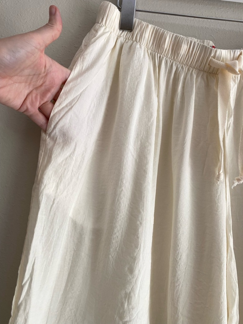 Urban Outfitters Wide Leg Flowy Drawstring Pants Cream Size Large Raw Hem - Picture 3 of 8